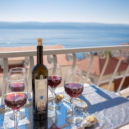 Fba Family Beach Apartments Омиш Экстерьер фото