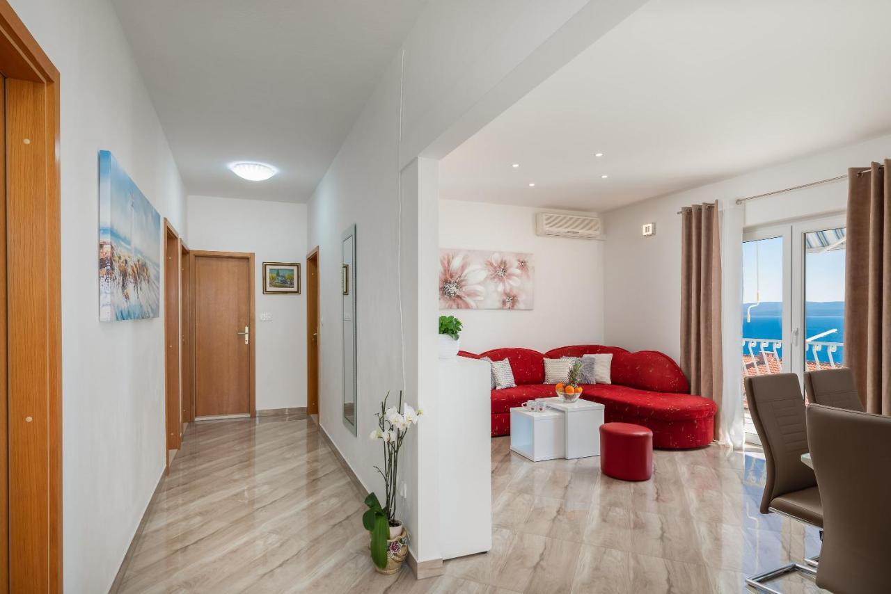 Fba Family Beach Apartments Омиш Экстерьер фото