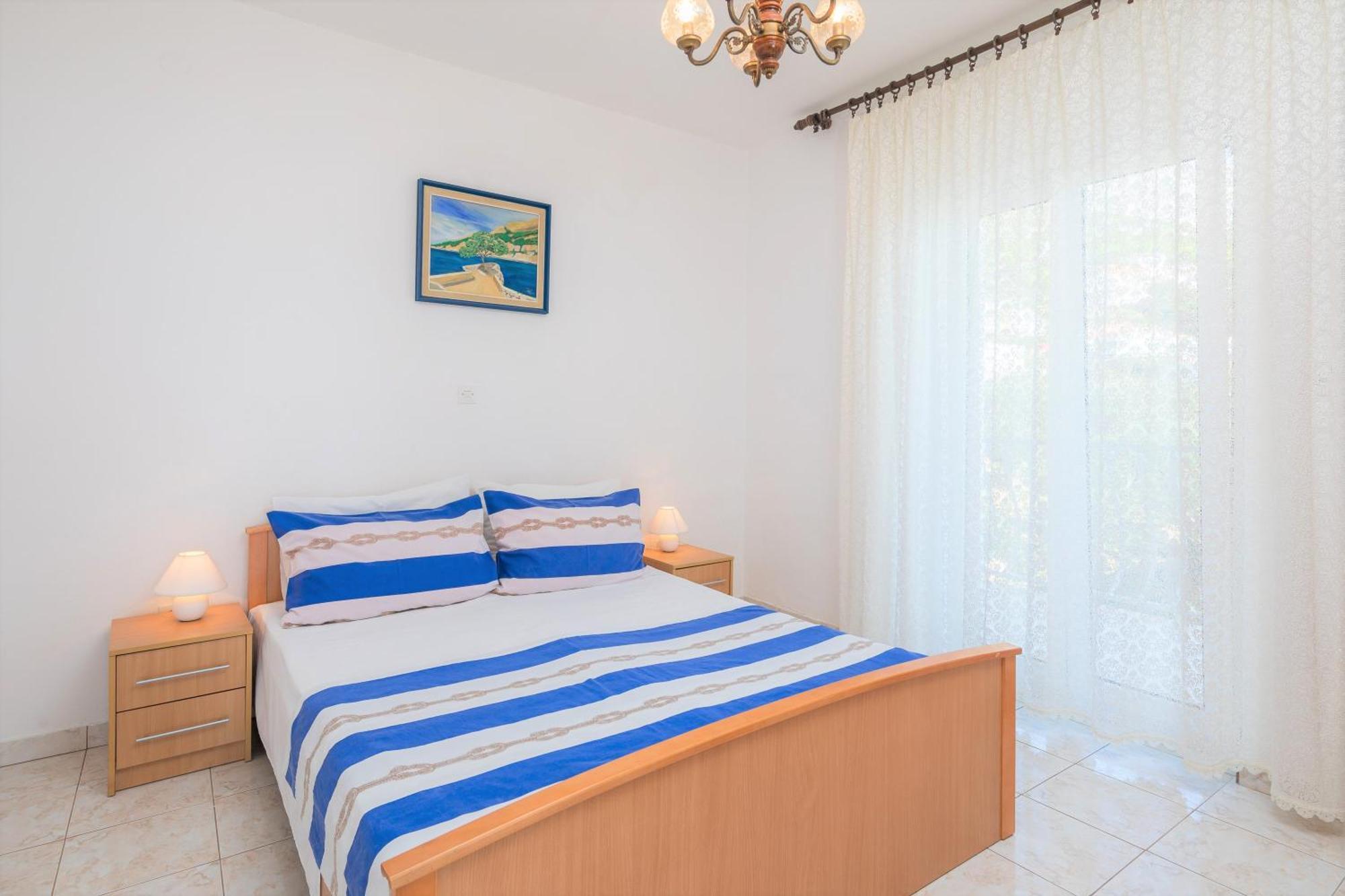 Fba Family Beach Apartments Омиш Экстерьер фото